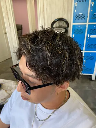 ショート カラー パーマ メンズ カットパーマ✂️ 小坂田玲亜のヘアスタイル