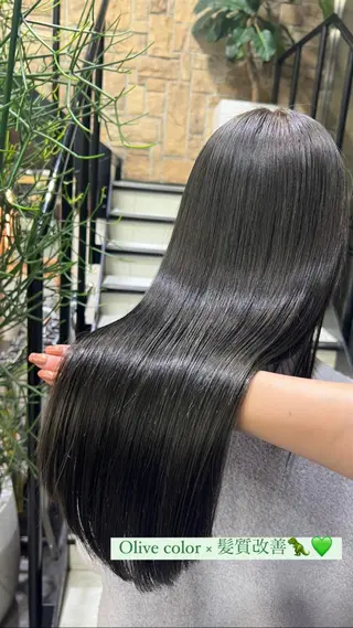 ミディアム 暖色ｶﾗｰ/ﾚｲﾔｰ ｶｯﾄ/Yunaのヘアスタイル