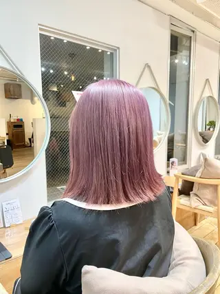 ミディアム カラー ネイル マツエク・マツパ アイブロウ ⭐ハイトーンブリーチ ミルクティーピンクのヘアスタイル