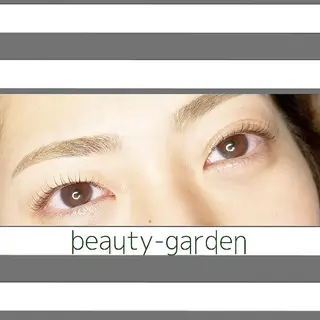 マツエク・マツパ U_la所属・U_la [ウーラ] 片岡の眉毛・アイブロウイメージ