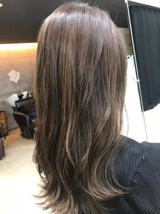 ロング カラー Adachi Fujikoのヘアスタイル