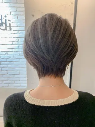 ショート カラー ヘアアレンジ yuka .のヘアスタイル