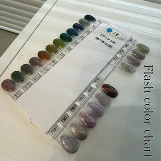 ネイル Cleo伏見 Ellysのネイルデザイン