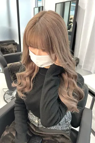 ロング カラー シールエクステ特化 ハイトーン、NANAのヘアスタイル