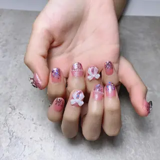 ネイル 🦋 Queenieのネイルデザイン