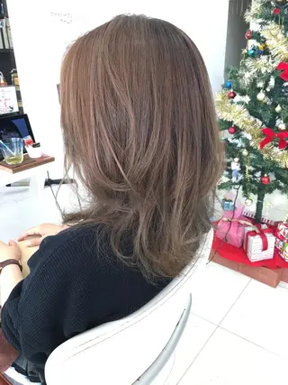 セミロング カラー いけだ ゆうのヘアスタイル