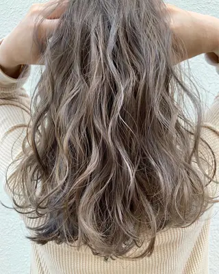 セミロング カラー flocci🌙 フロクシのヘアスタイル