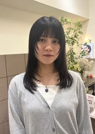 セミロング natsuki /HUI 金山のヘアスタイル