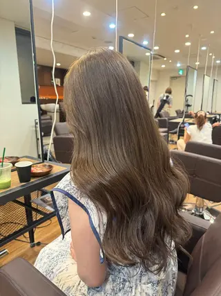 カラー 竹村 黛茄のヘアスタイル
