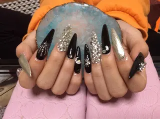 ネイル フラワー ムーンのネイルデザイン