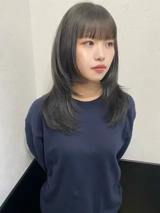 セミロング カラー 渋谷🖤 艶髪🖤透明感カラーのヘアスタイル