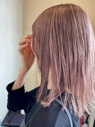 ミディアム カラー 荒島 由佳のヘアスタイル