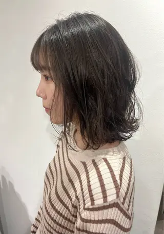 ミディアム カラー merc.🐑🤍 山口夏希のヘアスタイル