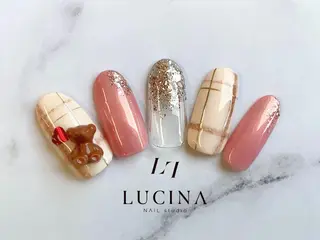 ネイル 新橋 ルキナ スタッフのネイルデザイン
