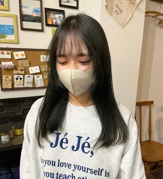 セミロング あやか/ベージュ /透け感カラーのヘアスタイル