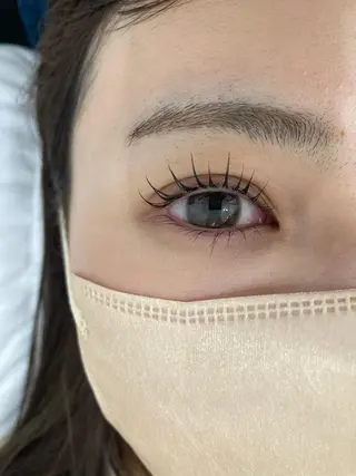 マツエク・マツパ ココラッシュ新宿西口所属・M. SHIORIのマツエク・マツパデザイン