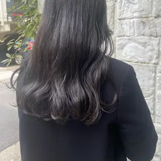 セミロング カラー カジュアルを女っぽく 𝗮𝘆𝗮𝗰𝗼のヘアスタイル