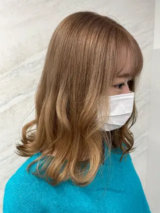 カラー AIRI layer cut hairのヘアスタイル