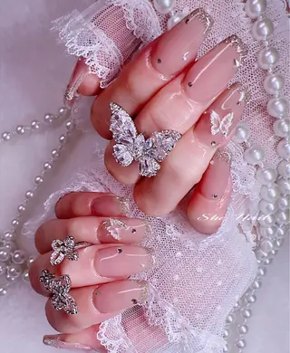 ネイル She   Nail所属・ISA_ BELLAのネイルデザイン