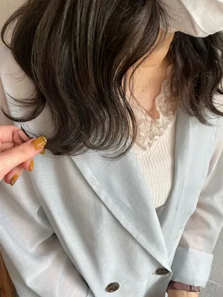 セミロング カラー hisano / ハイトーン・透明感のヘアスタイル