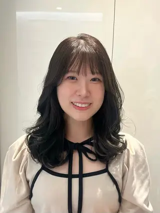 セミロング コテ巻き風パーマ 銀座RINOSEのヘアスタイル