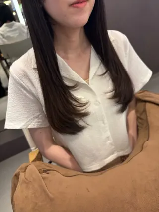 ミディアム Iris by artina 武蔵小杉店【イリス バイ アルティナ】所属・🎼レイヤー/顔周り カット/nene♬のヘアスタイル