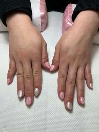 ネイル 名越 彩花のネイルデザイン