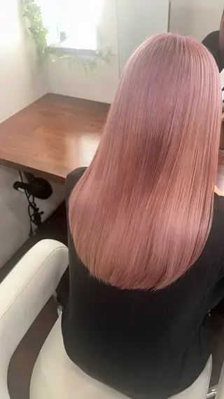 ロング カラー 梨菜/ハイトーン /ブリーチカラーのヘアスタイル