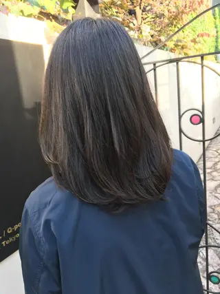 ミディアム カラー THE DAY所属・AKI HASHIMOTOのヘアスタイル