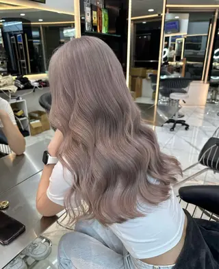 セミロング カラー 谷口 真美のヘアスタイル