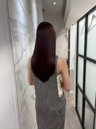 ロング soigné 表参道【ソワネ】所属・🖱️透明感カラー ×髪質改善Rikyuのヘアスタイル