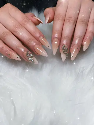 ネイル nailsalon Queen Stellar所属・クイーンステラ mocaのネイルデザイン