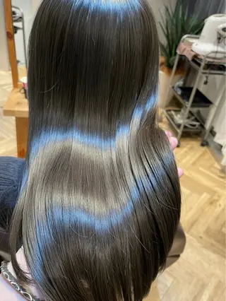 セミロング カラー 顔まわりの神様✨ 透明感カラー藤嶋秀幸のヘアスタイル