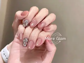 ミディアム more glam 原宿店のネイルデザイン