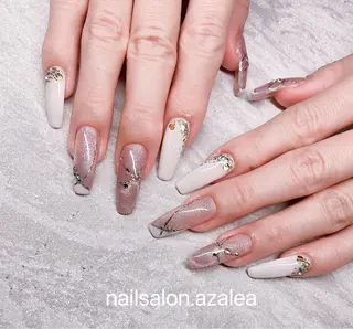 ネイル R inのネイルデザイン