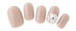 ネイル ゲン レイカのネイルデザイン