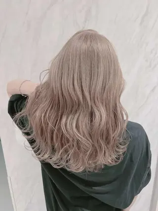 ミディアム 服部 真希のヘアスタイル