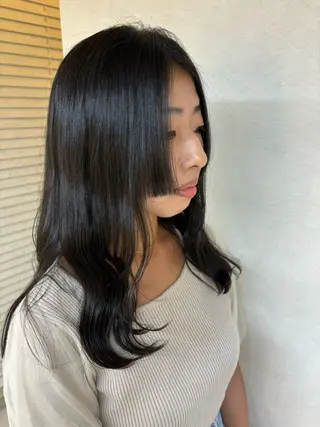 ロング Iris by artina 武蔵小杉店【イリス バイ アルティナ】所属・🎼レイヤー/顔周り カット/nene♬のヘアスタイル
