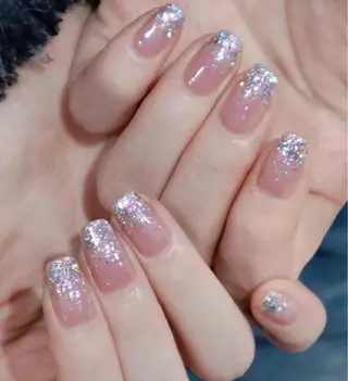 ネイル pink ladyサロン所属・べ にのネイルデザイン