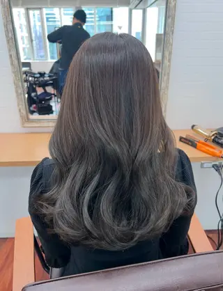 ロング カラー GRAN LUSSO岡山駅前【グランルッソ】所属・GRAN LUSSO 【MIHARU】のヘアスタイル