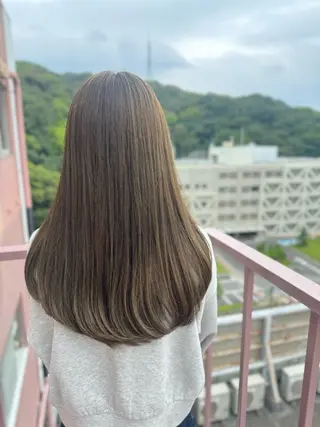 セミロング カラー Viage （ビアージュ）のヘアスタイル