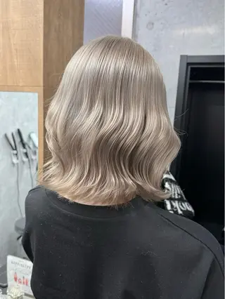 ミディアム ハイトーン×艶カラー 🤍MIZUKIのヘアスタイル