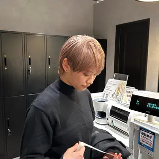 カラー メンズ SALOWIN広島所属・ブリーチカラー/ ベージュ/SARAのヘアスタイル