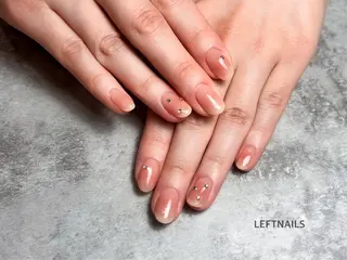 ネイル LEFTNAILS フィルインニュアンスのネイルデザイン
