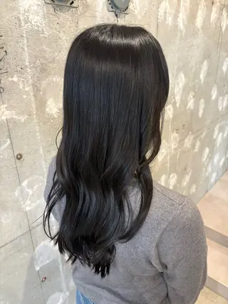 カラー ナナ/ SYS by fitのヘアスタイル