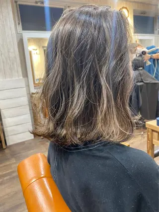 ミディアム カラー 🔆学生に人気🔆 AEQUITASのヘアスタイル