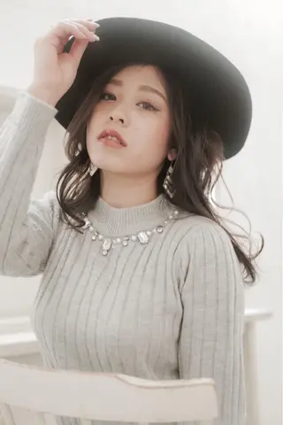 セミロング Eliss 堀江のヘアスタイル