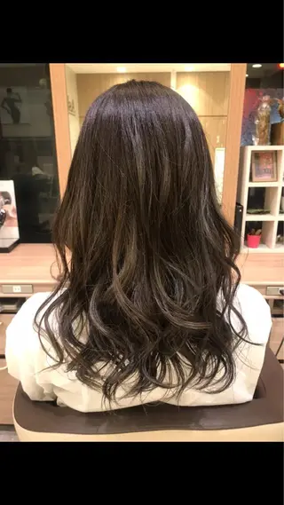 ロング カラー 三浦 祐里のヘアスタイル
