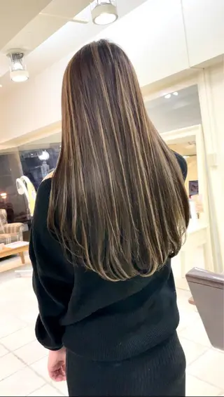 ロング 神戸でブリーチなら puty/レイヤーのヘアスタイル