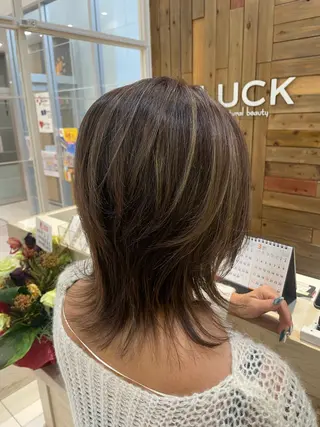 ミディアム 透明感color吉田 沙羅のヘアスタイル